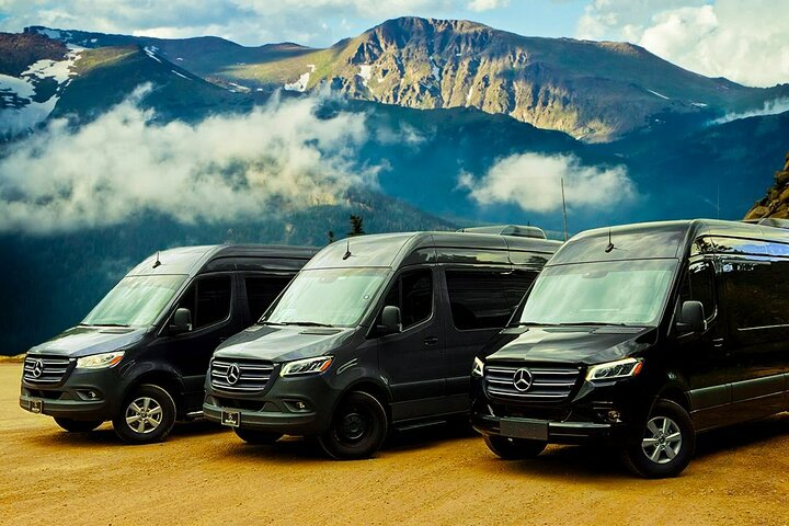 Eagle Airport Private Transportation to Vail EGE Limo Service - Photo 1 of 20